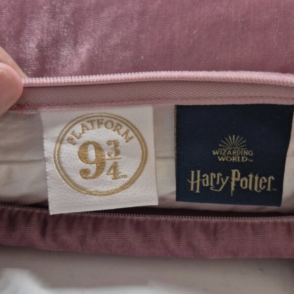 2020 Pottery Barn Teen HARRY POTTER Platform 9 3/4 Pillow Cover And Insert 16x16 - Picture 3 of 8